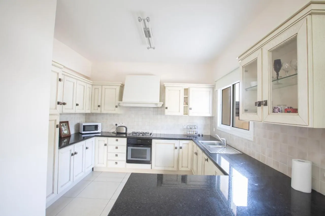 Tranquility 4 Bedroom Villa بروتاراس 0*,  قبرص