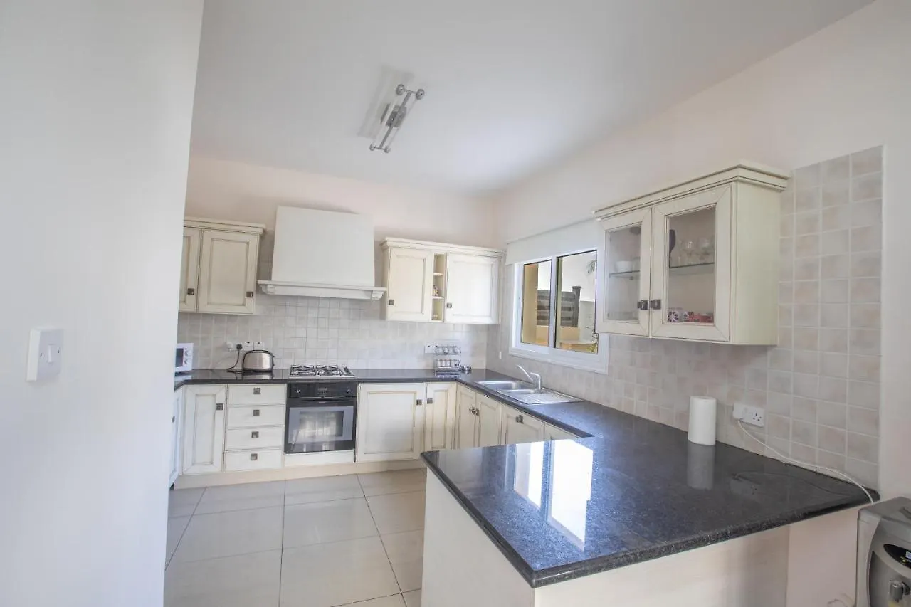 Tranquility 4 Bedroom Villa بروتاراس 0*,  قبرص