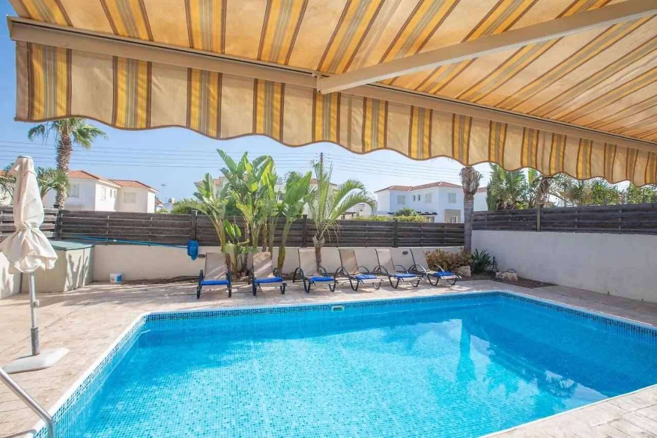 Tranquility 4 Bedroom Villa بروتاراس