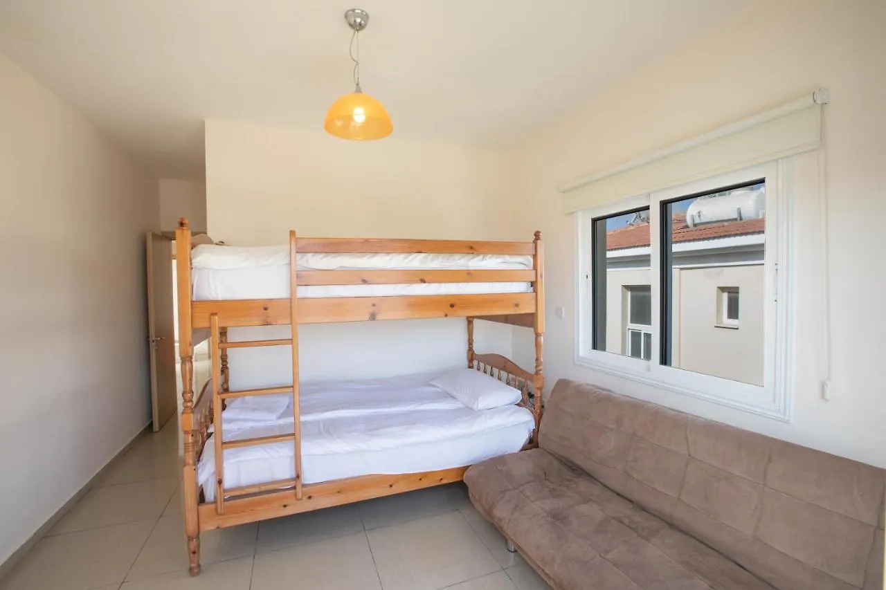 Tranquility 4 Bedroom Villa بروتاراس