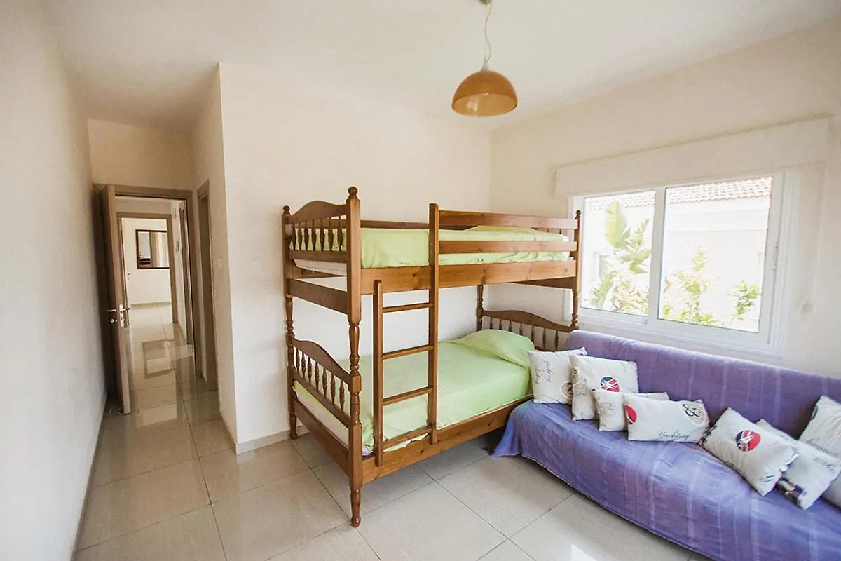 Tranquility 4 Bedroom Villa بروتاراس
